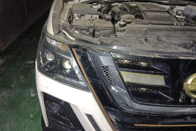 Used Nissan Patrol 2018 4.0L LinkedIn Edition Engine Bay Right