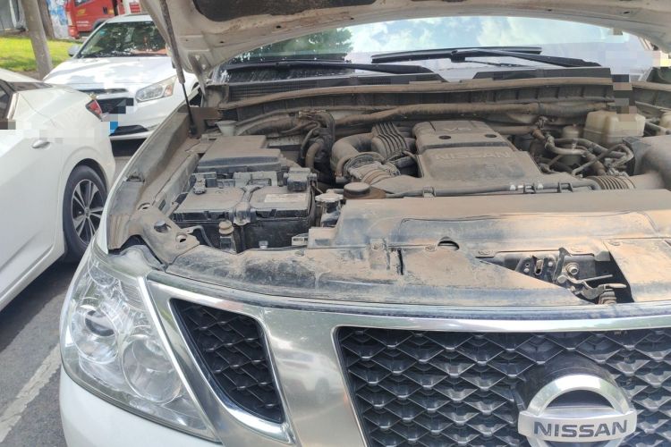 Used Nissan Patrol 2018 Y62 4.0 XE Middle East Engine Bay Right