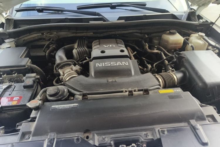 Used Nissan Patrol  Engine Bay