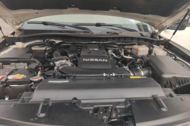 Used Nissan Patrol 2018 4.0L LinkedIn Edition Engine Bay