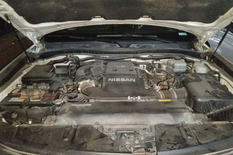 Used Nissan Patrol  Engine Bay