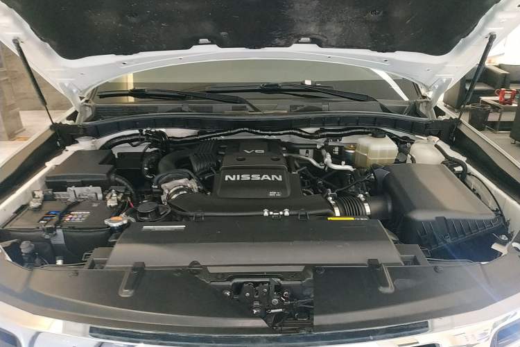 Used Nissan Patrol 2018 4.0L Automatic 7-Seater Middle East Version Engine Bay