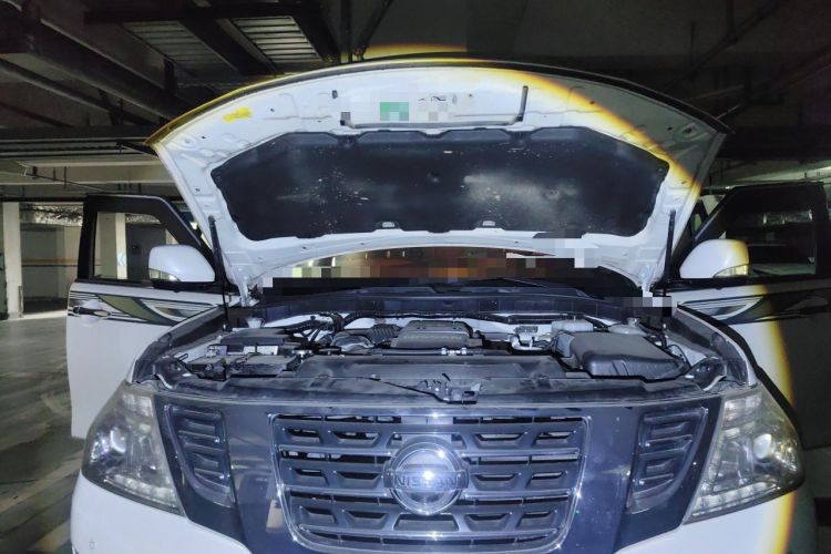 Used Nissan Patrol  Engine Bay