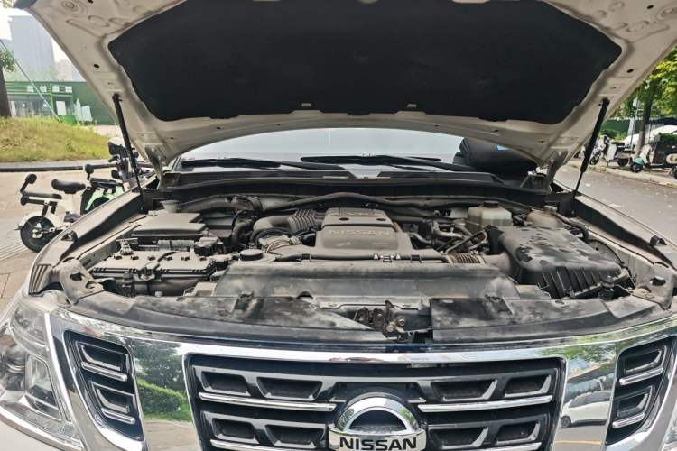 Used Nissan Patrol 2018 4.0L Flagship Model Engine Bay
