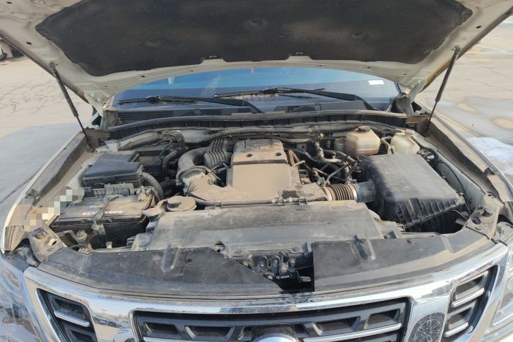 Used Nissan Patrol 2018 4.0L LinkedIn Edition Engine Bay
