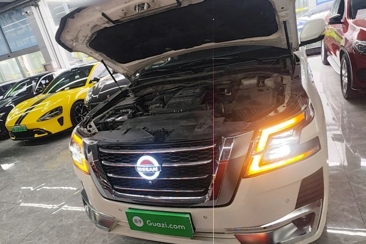 Used Nissan Patrol 2018 4.0L Automatic 7-Seater Middle East Version Engine Bay