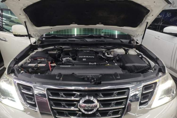 Used Nissan Patrol 2018 Y62 4.0 XE Middle East Engine Bay