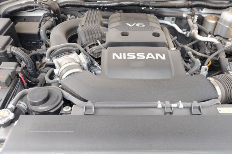 Used Nissan Patrol 2018 4.0L LinkedIn Edition Engine Bay