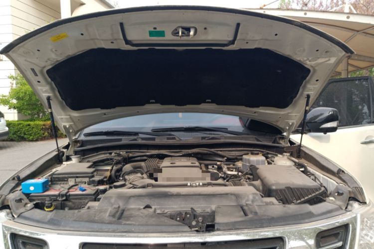 Used Nissan Patrol  Engine Bay