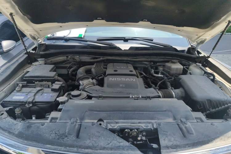 Used Nissan Patrol  Engine Bay