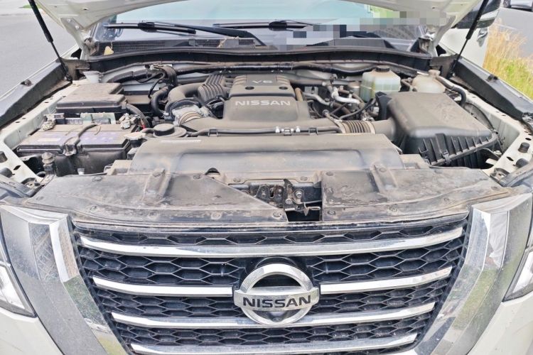 Used Nissan Patrol  Engine Bay