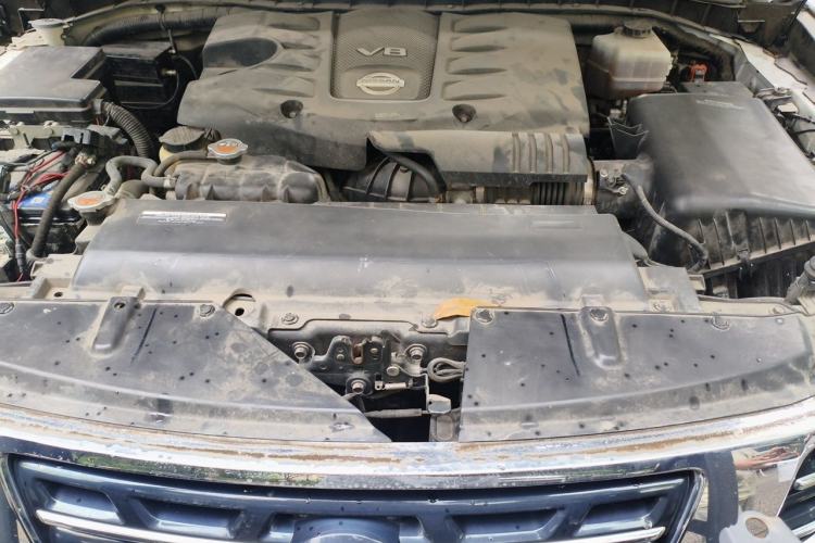 Used Nissan Patrol  Engine Bay