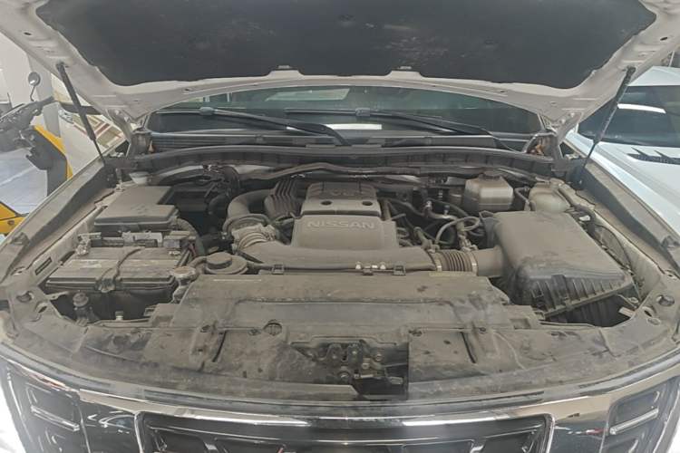 Used Nissan Patrol 2018 4.0L SE Middle East Version Engine Bay
