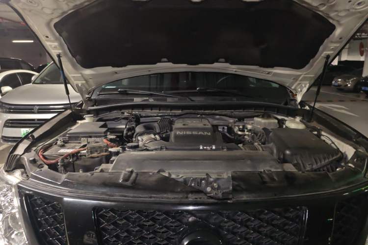 Used Nissan Patrol  Engine Bay