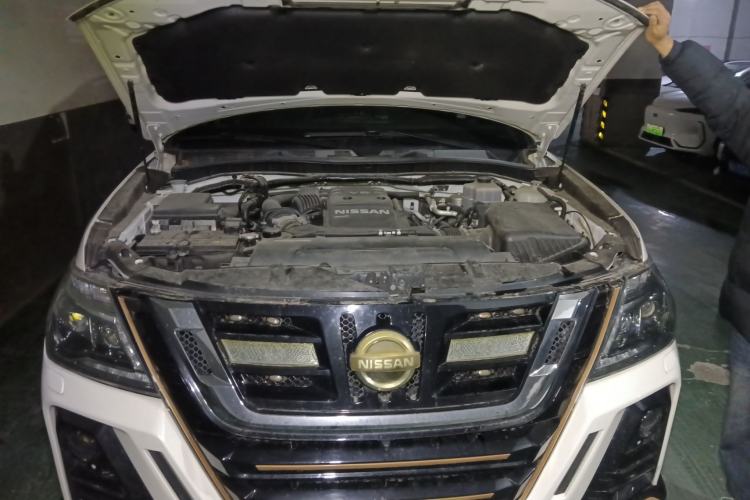 Used Nissan Patrol 2018 4.0L LinkedIn Edition Engine Bay