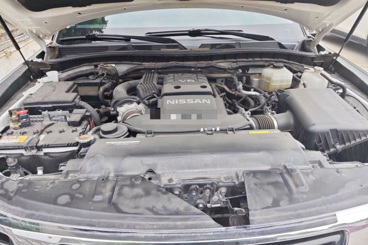 Used Nissan Patrol  Engine Bay