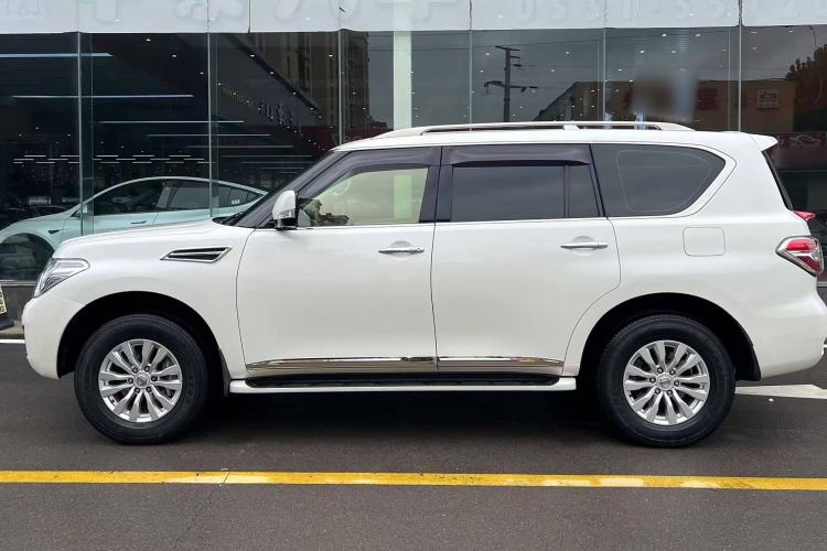 Used Nissan Patrol 2018 Y62 4.0 SE-T2 Middle East Exterior 1