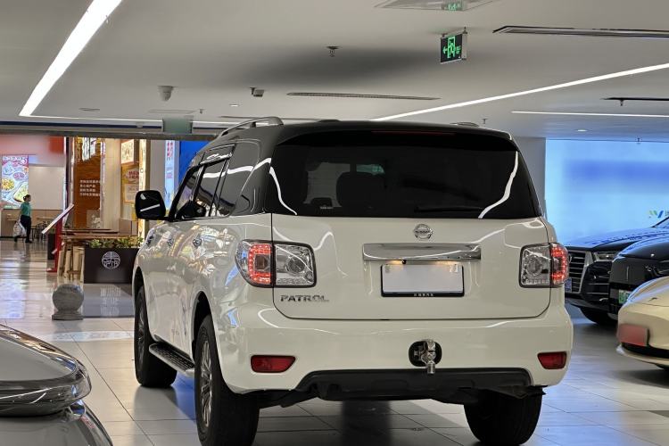 Used Nissan Patrol 2018 4.0L SE Middle East Version Exterior 3