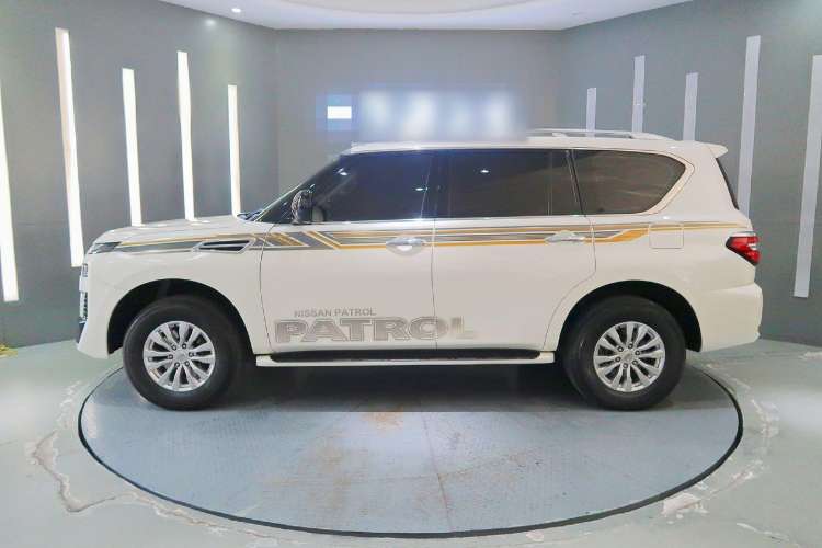 Used Nissan Patrol 2018 4.0L LinkedIn Edition Exterior 4