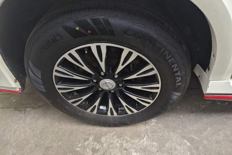 Used Nissan Patrol 2018 4.0L LinkedIn Edition Exterior 5