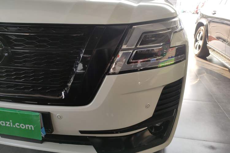 Used Nissan Patrol 2018 4.0L LinkedIn Edition Exterior 5