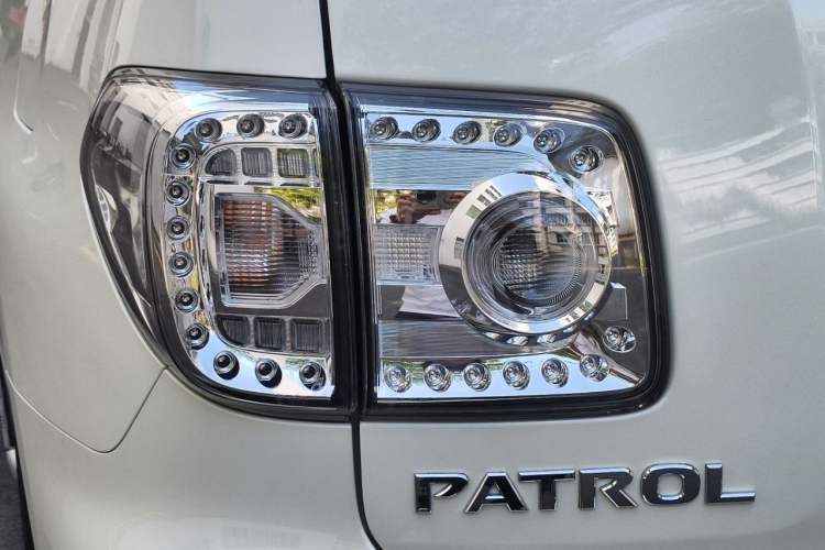 Used Nissan Patrol 2018 4.0L LinkedIn Edition Exterior 9