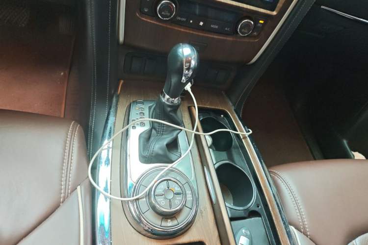 Used Nissan Patrol 2018 4.0L Automatic 7-Seater Middle East Version Gear Lever