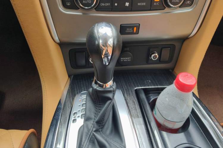 Used Nissan Patrol  Gear Lever