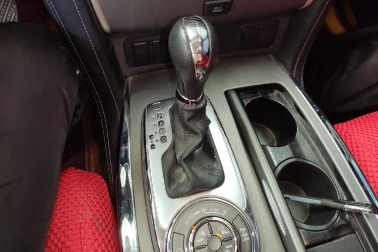 Used Nissan Patrol  Gear Lever