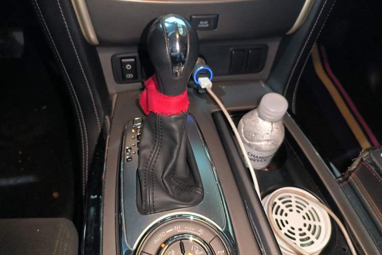 Used Nissan Patrol 2018 Y62 4.0 XE Middle East Gear Lever