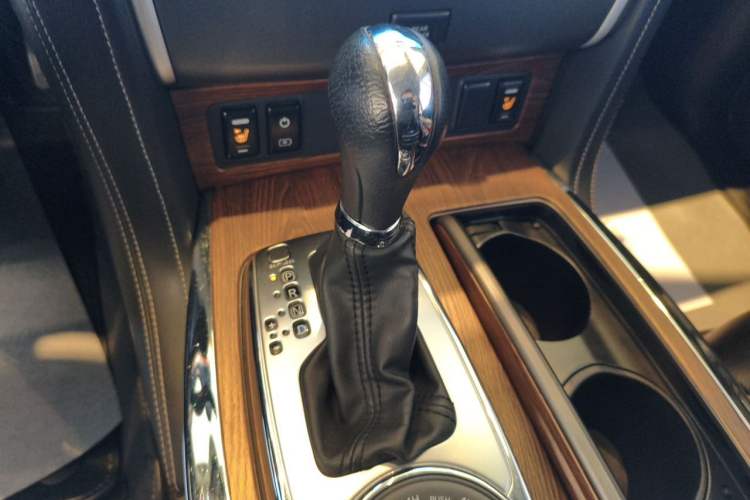 Used Nissan Patrol  Gear Lever