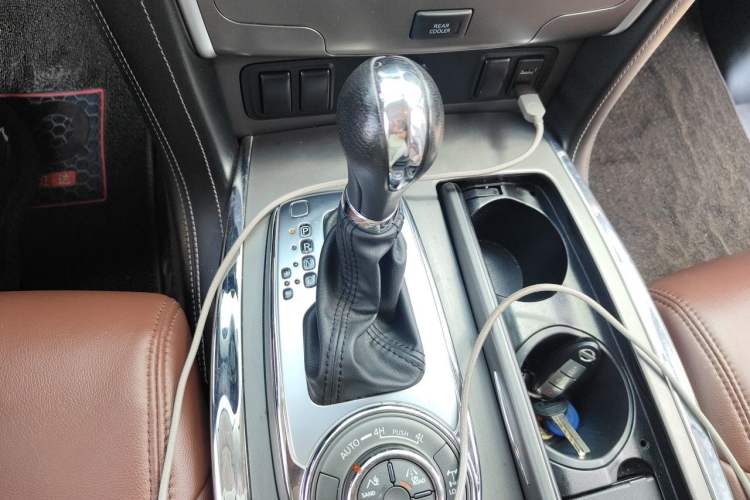 Used Nissan Patrol 2018 4.0L Flagship Model Gear Lever