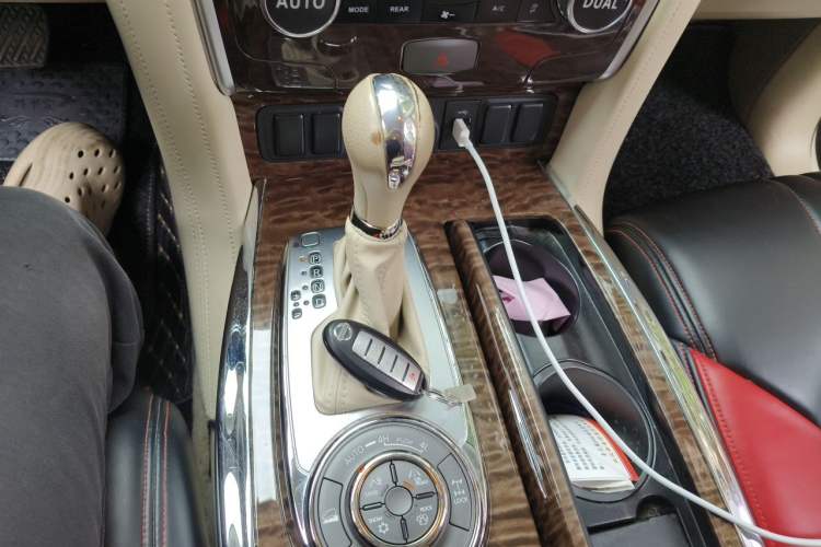 Used Nissan Patrol  Gear Lever