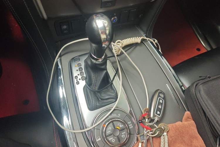 Used Nissan Patrol  Gear Lever