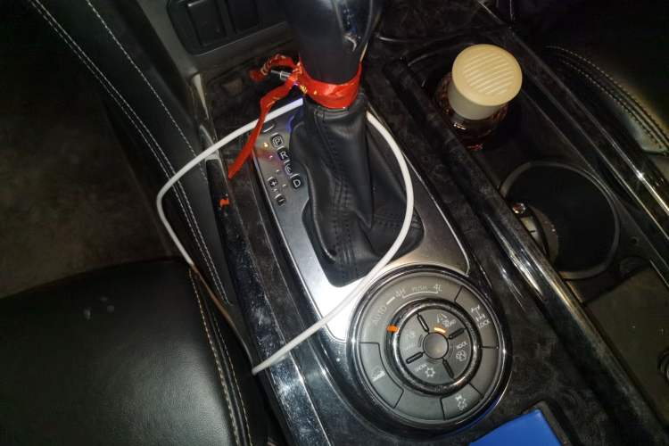 Used Nissan Patrol 2018 4.0L Automatic 7-Seater Middle East Version Gear Lever
