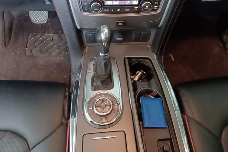 Used Nissan Patrol 2018 Y62 4.0 XE Middle East Gear Lever