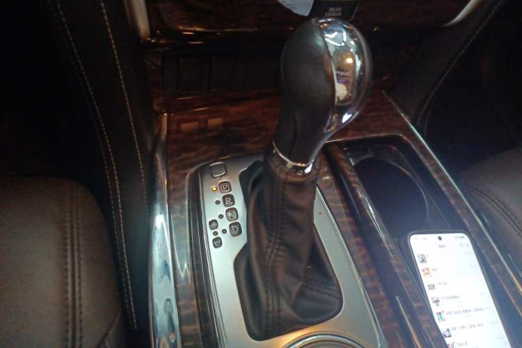 Used Nissan Patrol 2018 Y62 4.0 XE Middle East Gear Lever