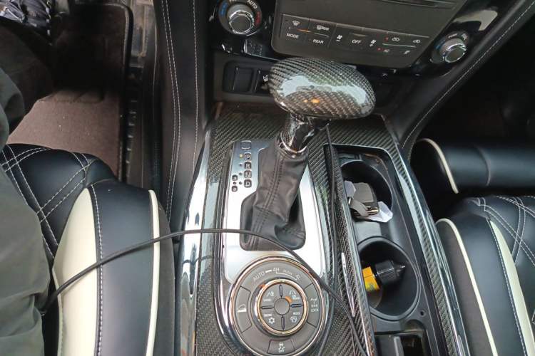 Used Nissan Patrol  Gear Lever