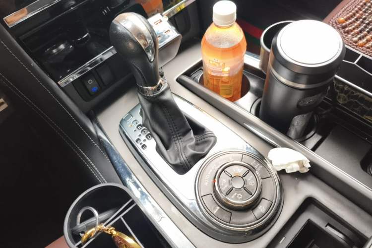Used Nissan Patrol 2018 Y62 4.0 XE Middle East Gear Lever