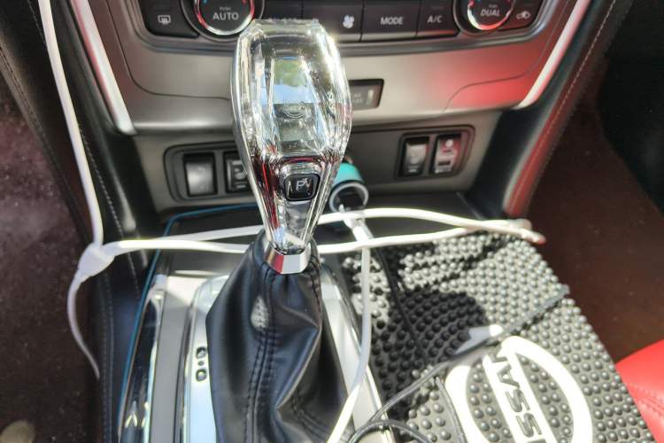 Used Nissan Patrol  Gear Lever