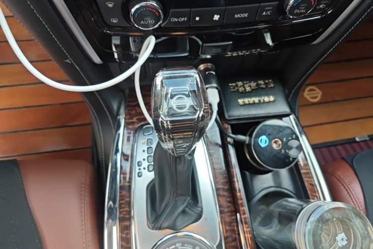 Used Nissan Patrol  Gear Lever