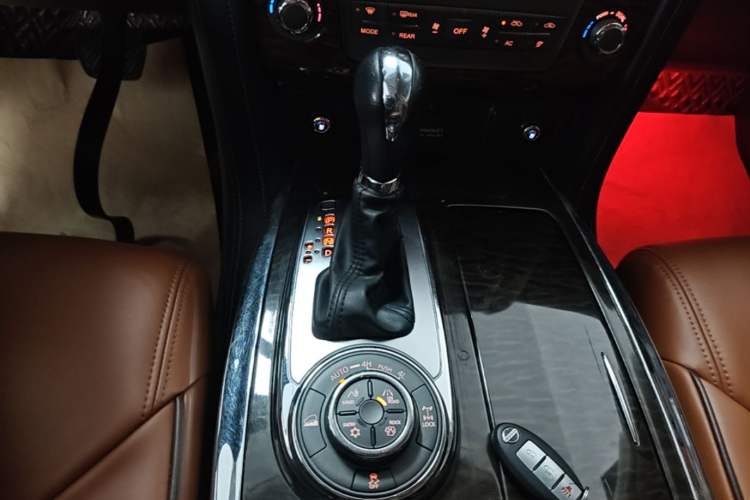 Used Nissan Patrol 2018 Y62 4.0 XE Middle East Gear Lever