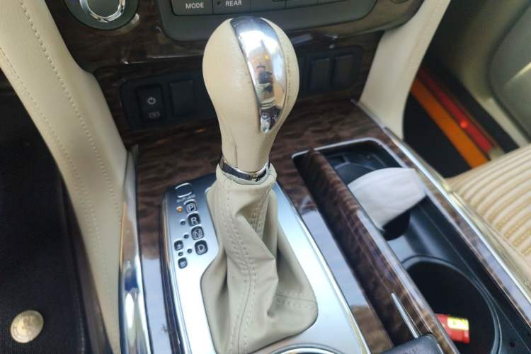 Used Nissan Patrol  Gear Lever
