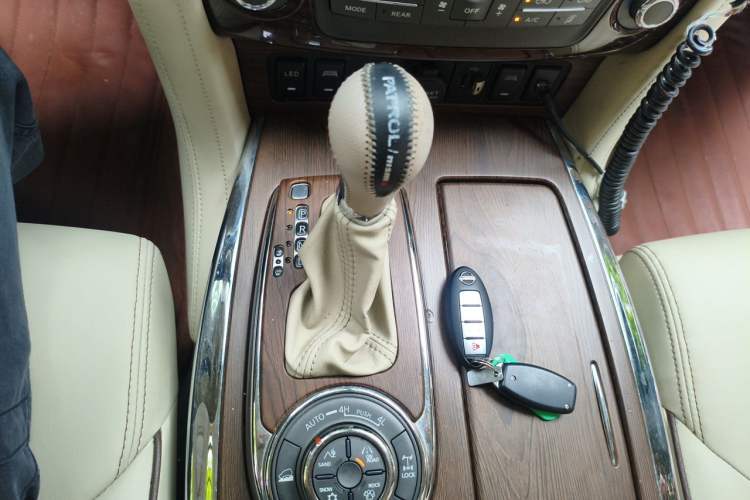 Used Nissan Patrol  Gear Lever