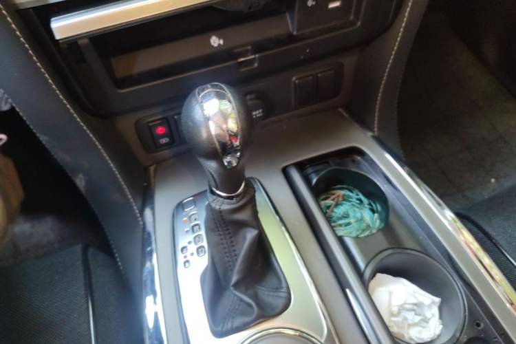 Used Nissan Patrol  Gear Lever