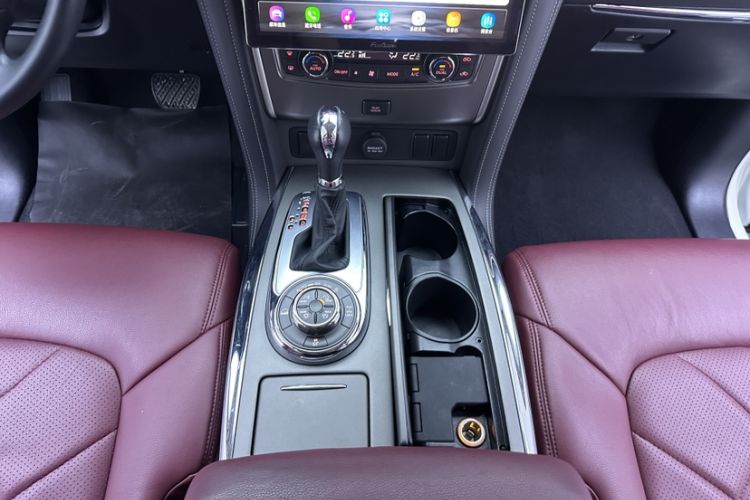 Used Nissan Patrol 2018 4.0L LinkedIn Edition Gear Lever