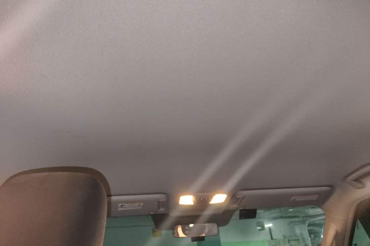 Used Nissan Patrol 2018 4.0L LinkedIn Edition Headliner