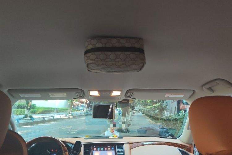 Used Nissan Patrol 2018 4.0L Automatic 7-Seater Middle East Version Headliner
