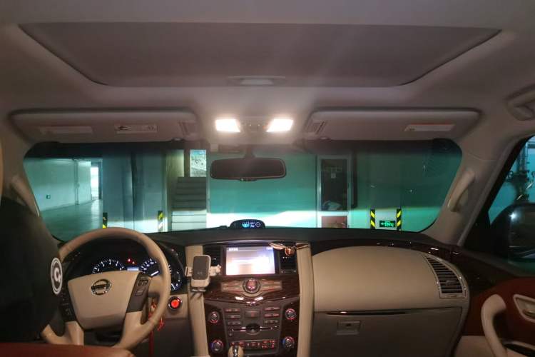 Used Nissan Patrol 2018 4.0L Platinum Edition Headliner