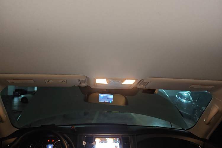 Used Nissan Patrol 2018 4.0L LinkedIn Edition Headliner